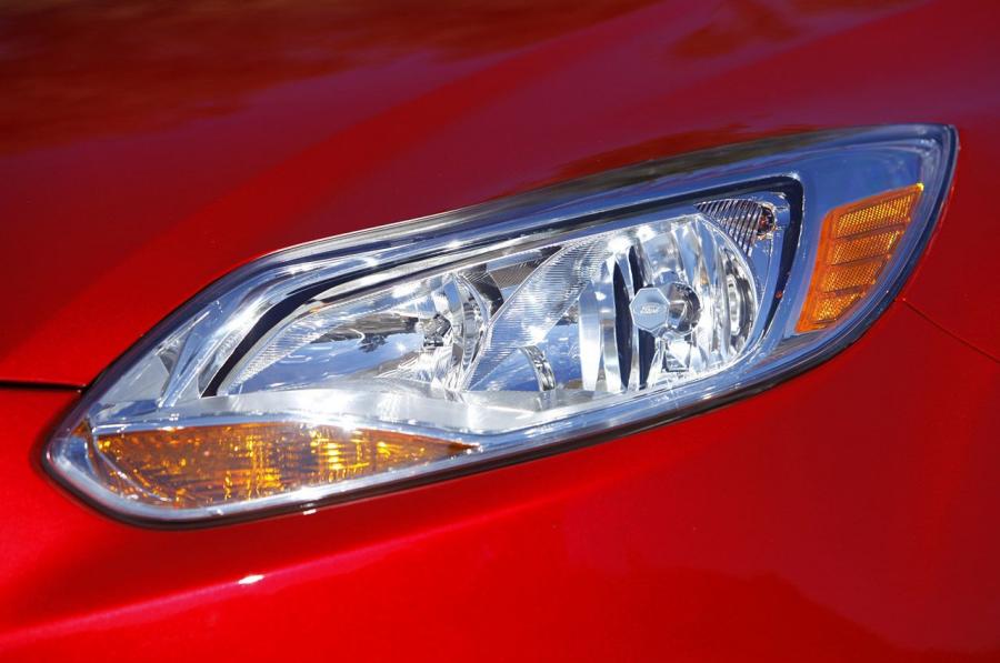  Ford Focus 2012 года  (фото 38 из 62)